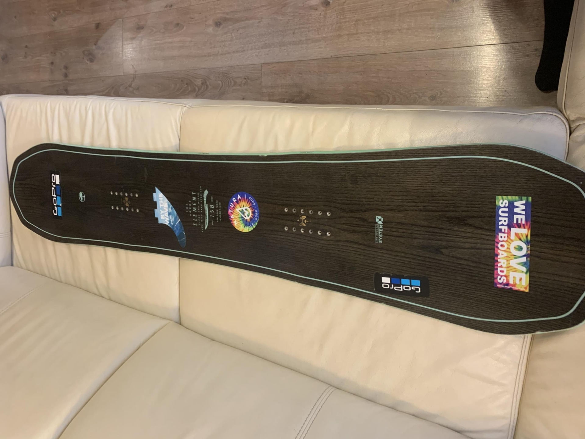 The arbor element mid 158 wide snowboardové prkno