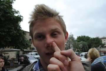 Moderátor každým coulem