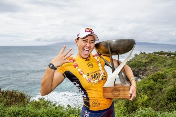 ... ale čtvrtý titul WSL CT si zasloužila výkony a výsledky během celé sezóny