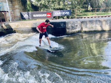 Adam Bořil a jeho nafukovací speciál s výtlakem 60l