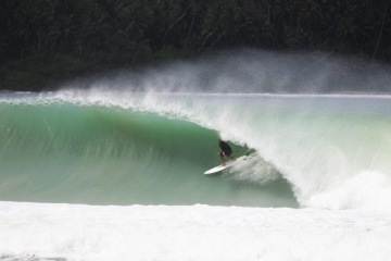 Torren jezdí twinnies s channel konkáváma pod tailem. Ty mu umožňují na prkně pohodlně krájet i podlouhlejší zeleninu